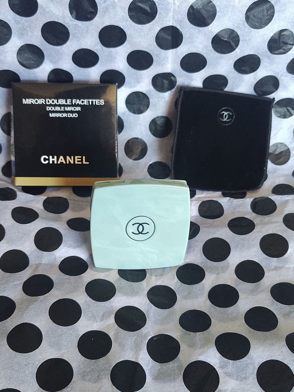 Chanel Double Mirror Compact - Mint Green with Black Case - Picture 4 of 4